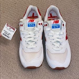 NWT Women’s New Balance 574